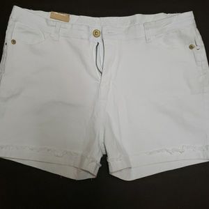 Size 18 white shorts